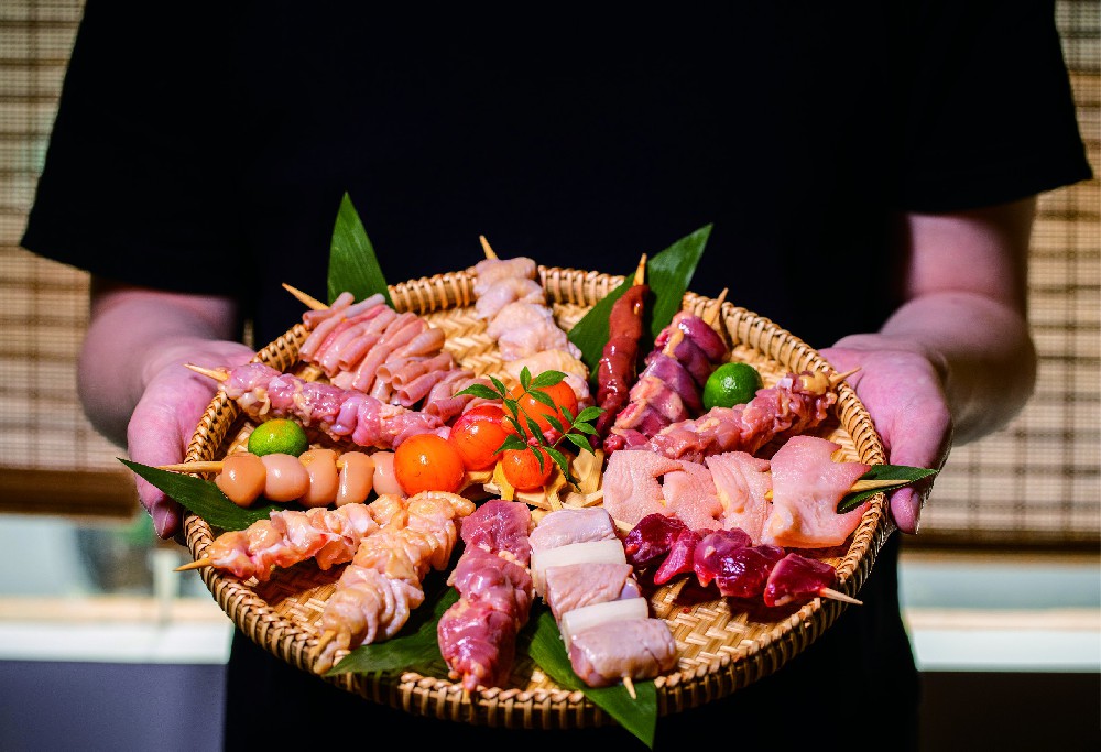 烧鸟培训中的鸡肉品种选择：味觉的艺术探索