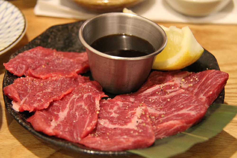 味噌烤肉酱汁探秘：烤肉学习中的日本美味
