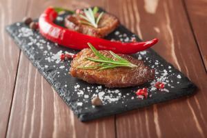 网红东北风：东北烤肉培训中的烤肉店经营思路