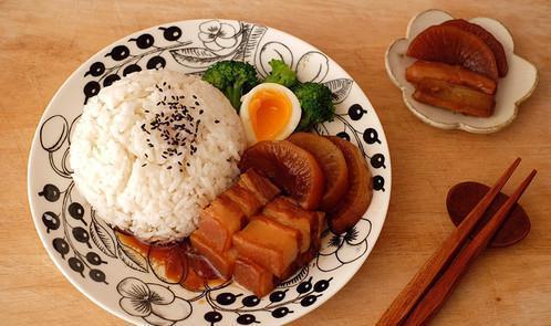 一套午市定食菜单（15款）+ 成本表 + 定价表